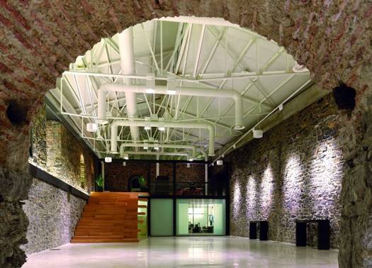 Medina Turgul DDB i nuovi uffici in un ex deposito di sale